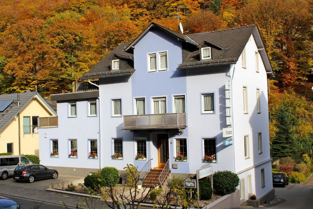 Hotel Ricarda Schlangenbad Buitenkant foto