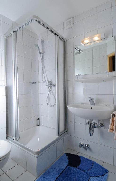 Hotel Ricarda Schlangenbad Buitenkant foto